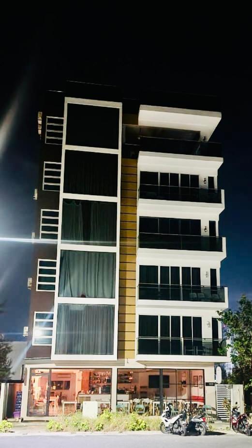 Lazzlla Beach Front Apartments Hulhumalé Exterior foto